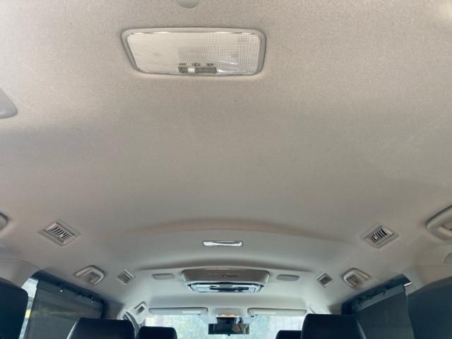 TOYOTA VOXY HYBRID 2016 Image 31