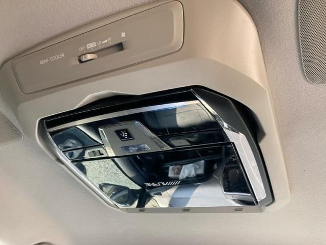 TOYOTA VOXY HYBRID 2016 Image 31