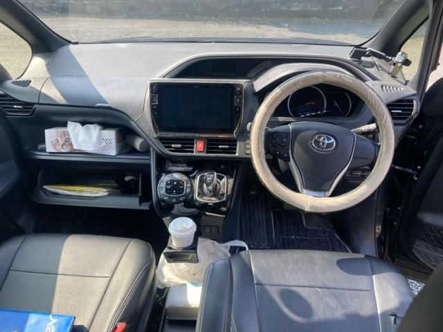 TOYOTA VOXY HYBRID 2016 Image 31