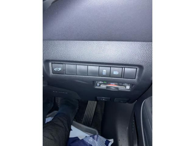 TOYOTA HARRIER 2WD 2023 Image 31