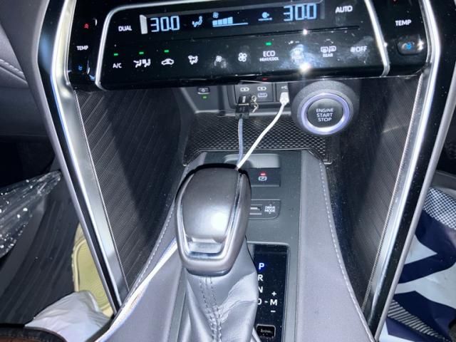 TOYOTA HARRIER 2WD 2023 Image 31