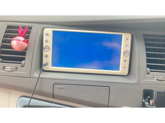 TOYOTA ISIS 2010 Image 31