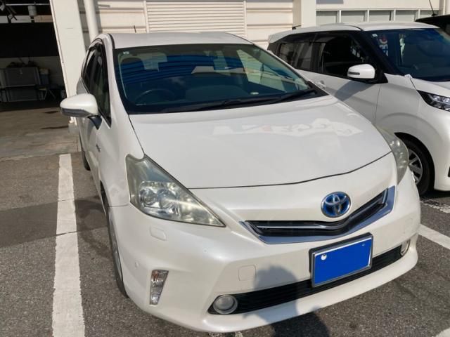 TOYOTA PRIUS ALPHA 2012 Image 31