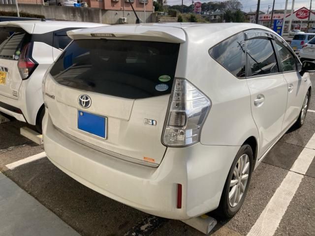 TOYOTA PRIUS ALPHA 2012 Image 31
