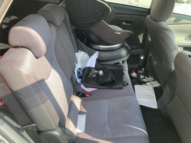 TOYOTA PRIUS ALPHA 2012 Image 31