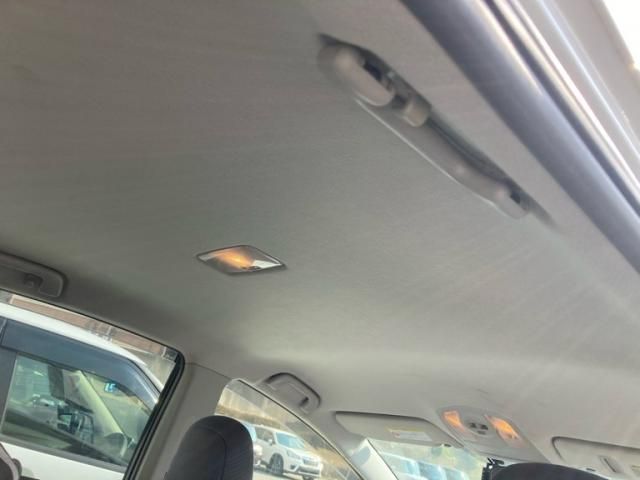 TOYOTA PRIUS ALPHA 2012 Image 31