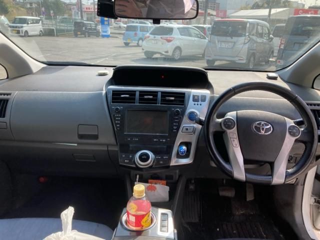 TOYOTA PRIUS ALPHA 2012 Image 31