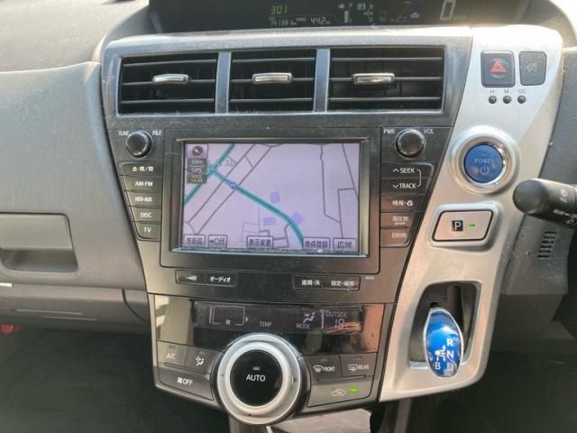 TOYOTA PRIUS ALPHA 2012 Image 31