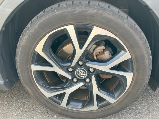 TOYOTA C-HR 2018 Image 31