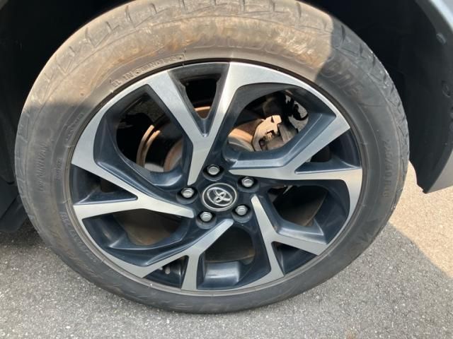TOYOTA C-HR 2018 Image 31