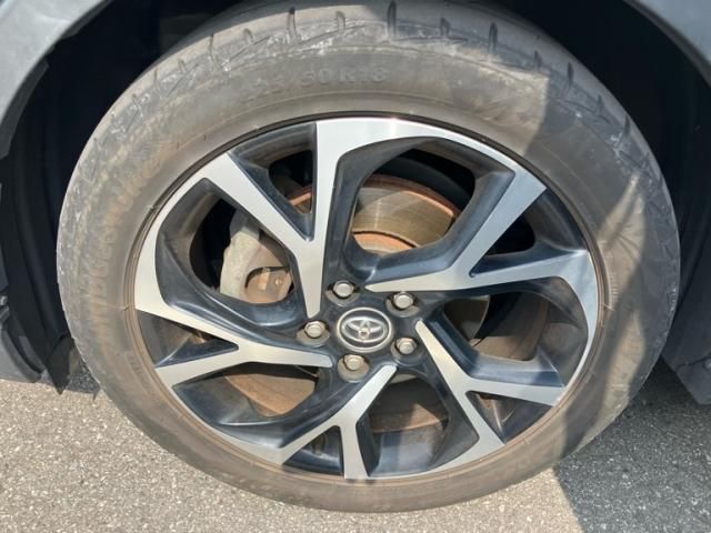 TOYOTA C-HR 2018 Image 31