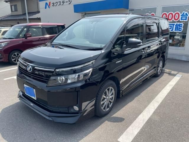 TOYOTA VOXY HYBRID 2017 Image 31
