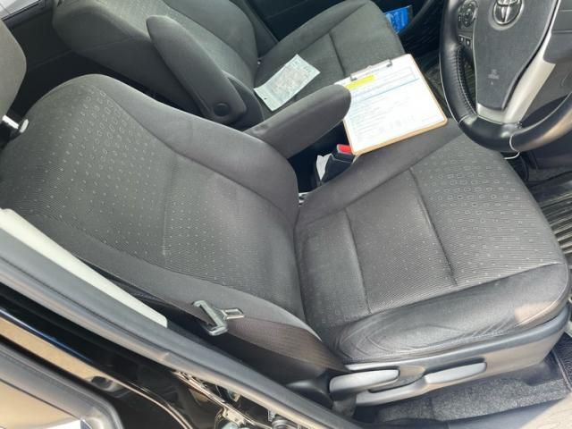 TOYOTA VOXY HYBRID 2017 Image 31