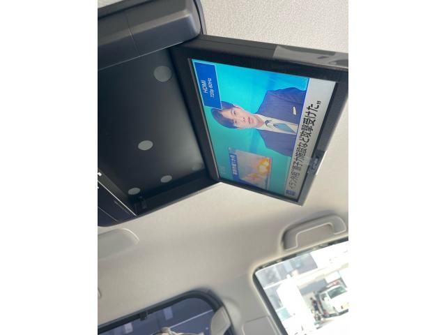 TOYOTA VOXY HYBRID 2017 Image 31