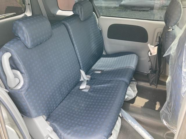 TOYOTA SIENTA 2010 Image 31