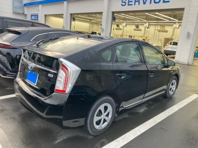 TOYOTA PRIUS 2012 Image 31