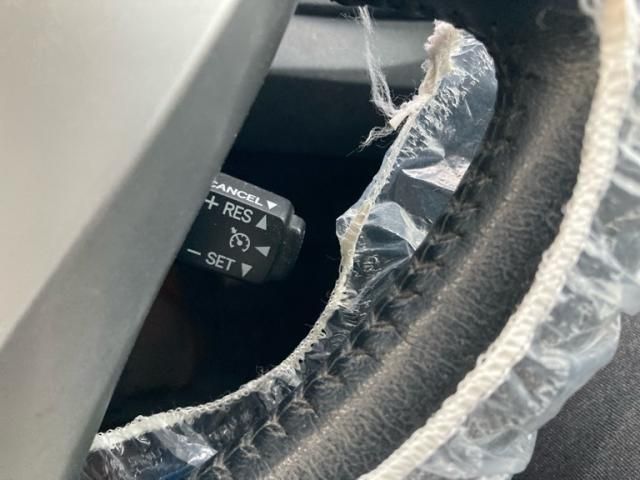 TOYOTA PRIUS 2012 Image 31