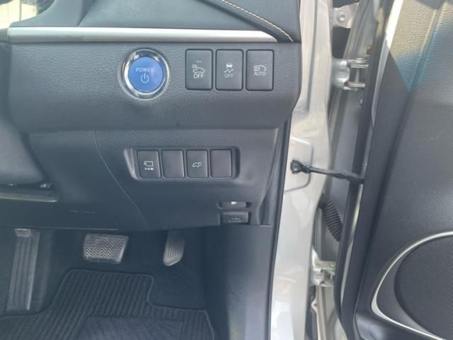 TOYOTA HARRIER HYBRID 2014 Image 31