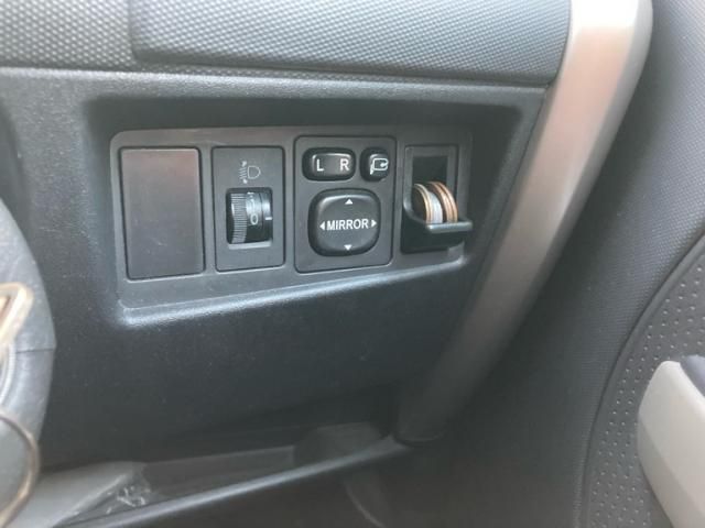 TOYOTA IST 2003 Image 31