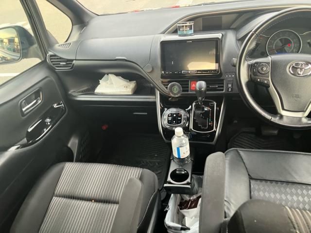 TOYOTA VOXY 2019 Image 31