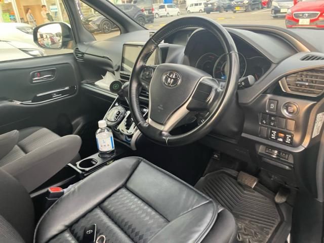 TOYOTA VOXY 2019 Image 31
