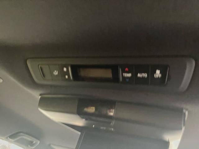 TOYOTA VOXY 2019 Image 31