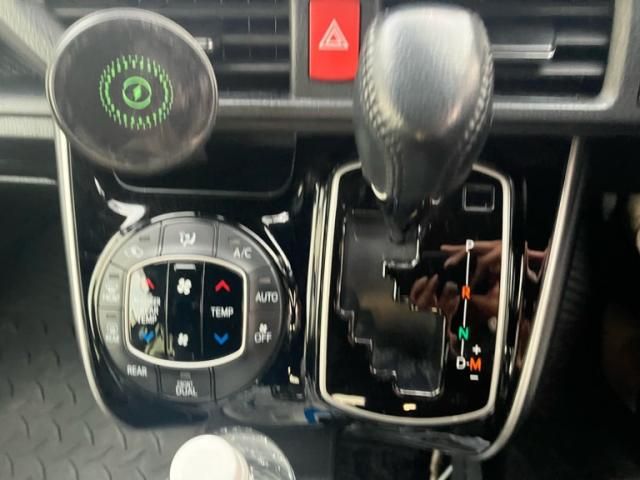 TOYOTA VOXY 2019 Image 31