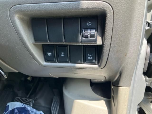 NISSAN NV100 CLIPPER 2018 Image 31