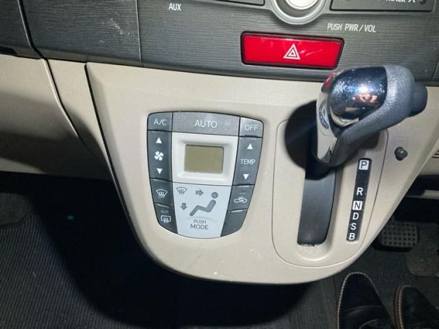 DAIHATSU MOVE 2011 Image 31