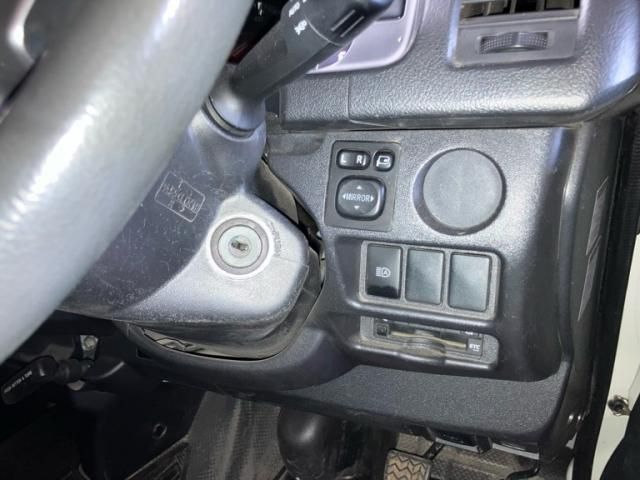 TOYOTA HIACE VAN 4WD 2021 Image 31