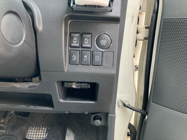 DAIHATSU TANTO CUSTOM 2014 Image 31