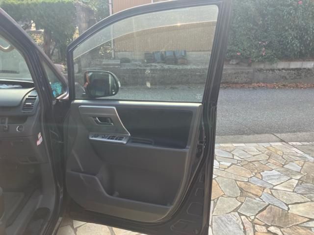 TOYOTA VOXY 2008 Image 31