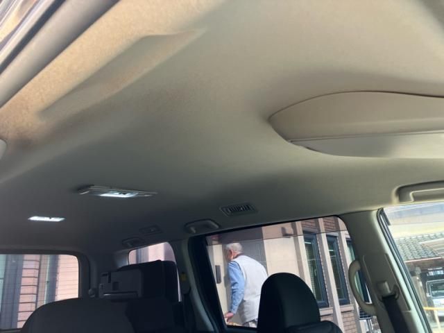 TOYOTA VOXY 2008 Image 31