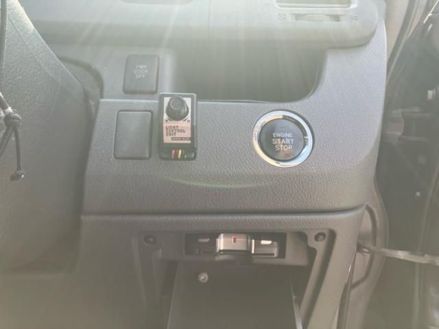 TOYOTA VOXY 2008 Image 31