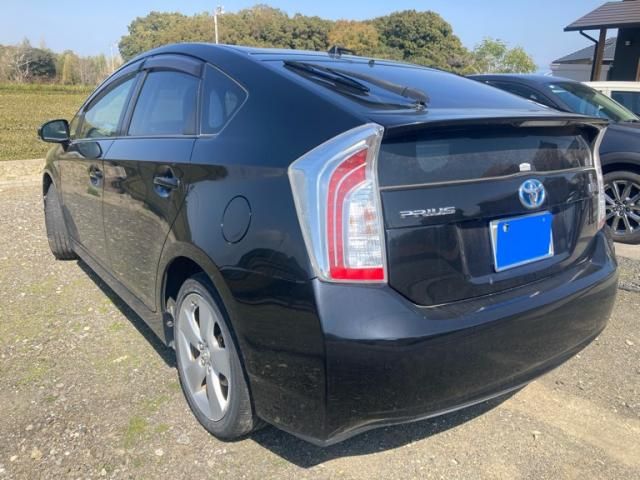 TOYOTA PRIUS 2014 Image 31