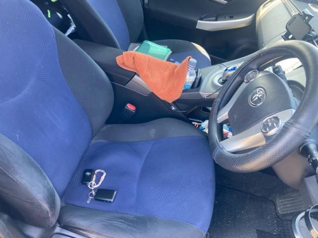 TOYOTA PRIUS 2014 Image 31