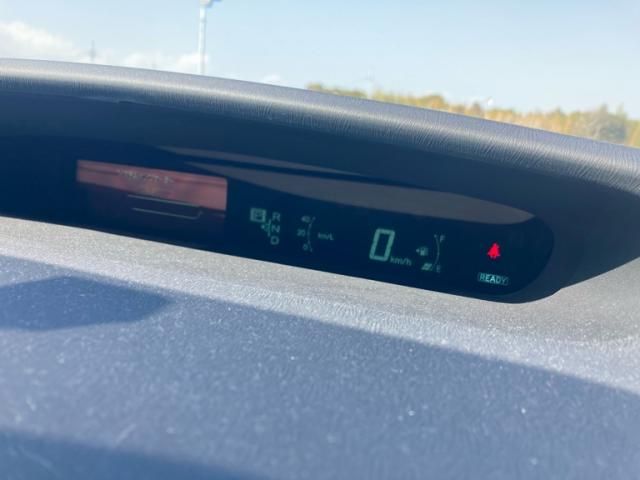 TOYOTA PRIUS 2014 Image 31