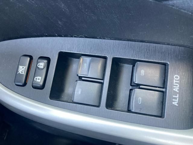 TOYOTA PRIUS 2014 Image 31