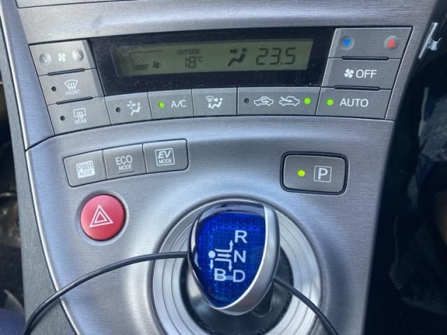 TOYOTA PRIUS 2014 Image 31