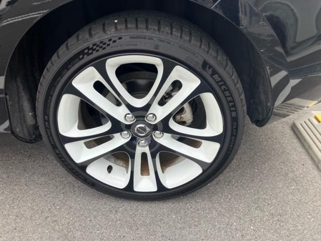 VOLVO V40 2019 Image 31