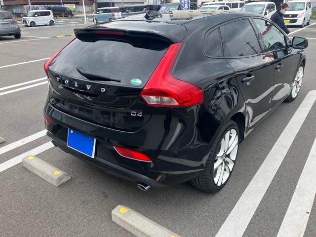 VOLVO V40 2019 Image 31