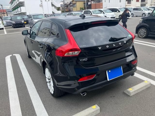VOLVO V40 2019 Image 31