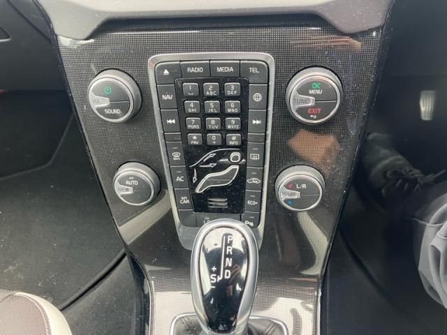 VOLVO V40 2019 Image 31