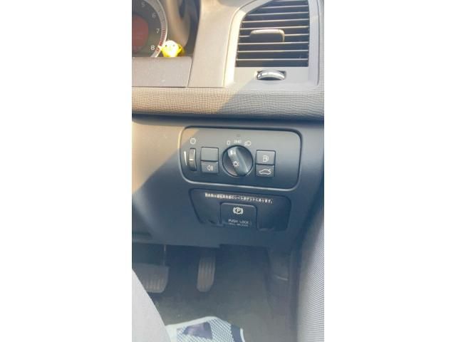 VOLVO XC60 2011 Image 31