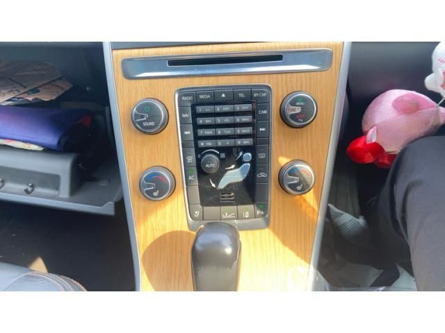 VOLVO XC60 2011 Image 31