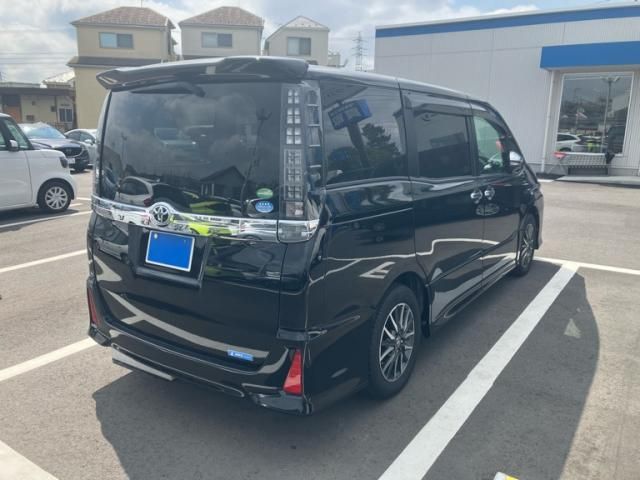 TOYOTA VOXY 2016 Image 31