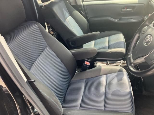 TOYOTA VOXY 2016 Image 31