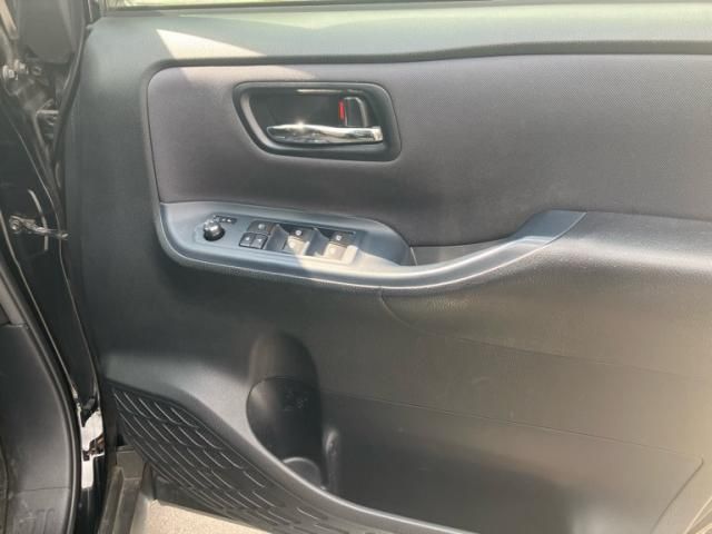 TOYOTA VOXY 2016 Image 31