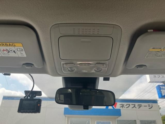 TOYOTA VOXY 2016 Image 31