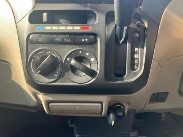 NISSAN ROOX 2011 Image 31